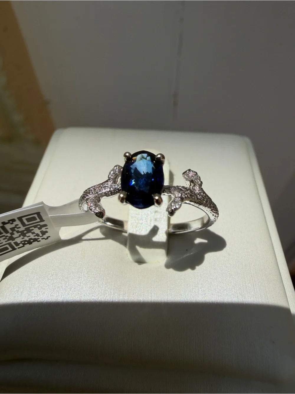 NWT 5x7mm (.8ct) oval‎ cut SAPPHIRE w/ .03ctw accent diamonds, ring in 14kt WG!